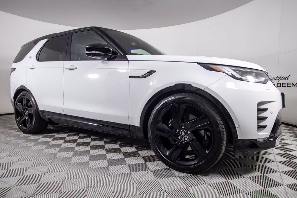 Used 2024 Land Rover Discovery Metropolitan Edition AWD/4WD image 2