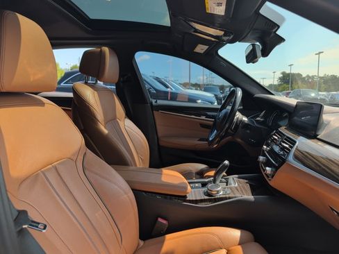 Used 2019 BMW 530i w/ Convenience Package RWD image 27