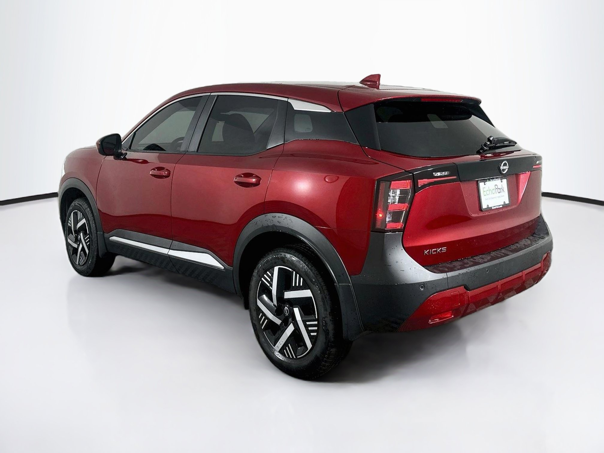 Used 2025 Nissan Kicks SV FWD image 5