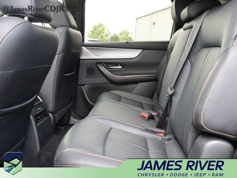 Used 2025 MAZDA CX-70 3.3 Turbo w/ Preferred Package AWD/4WD image 18