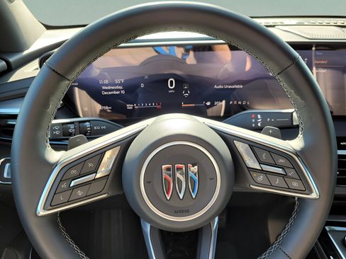 New 2025 Buick Enclave Preferred w/ Power Package image 29