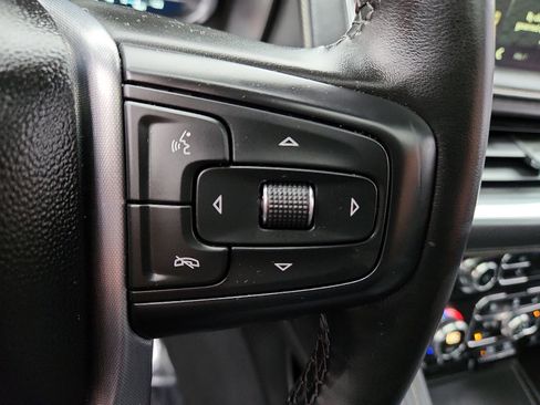 Used 2023 GMC Yukon XL SLT w/ SLT Premium Package image 22