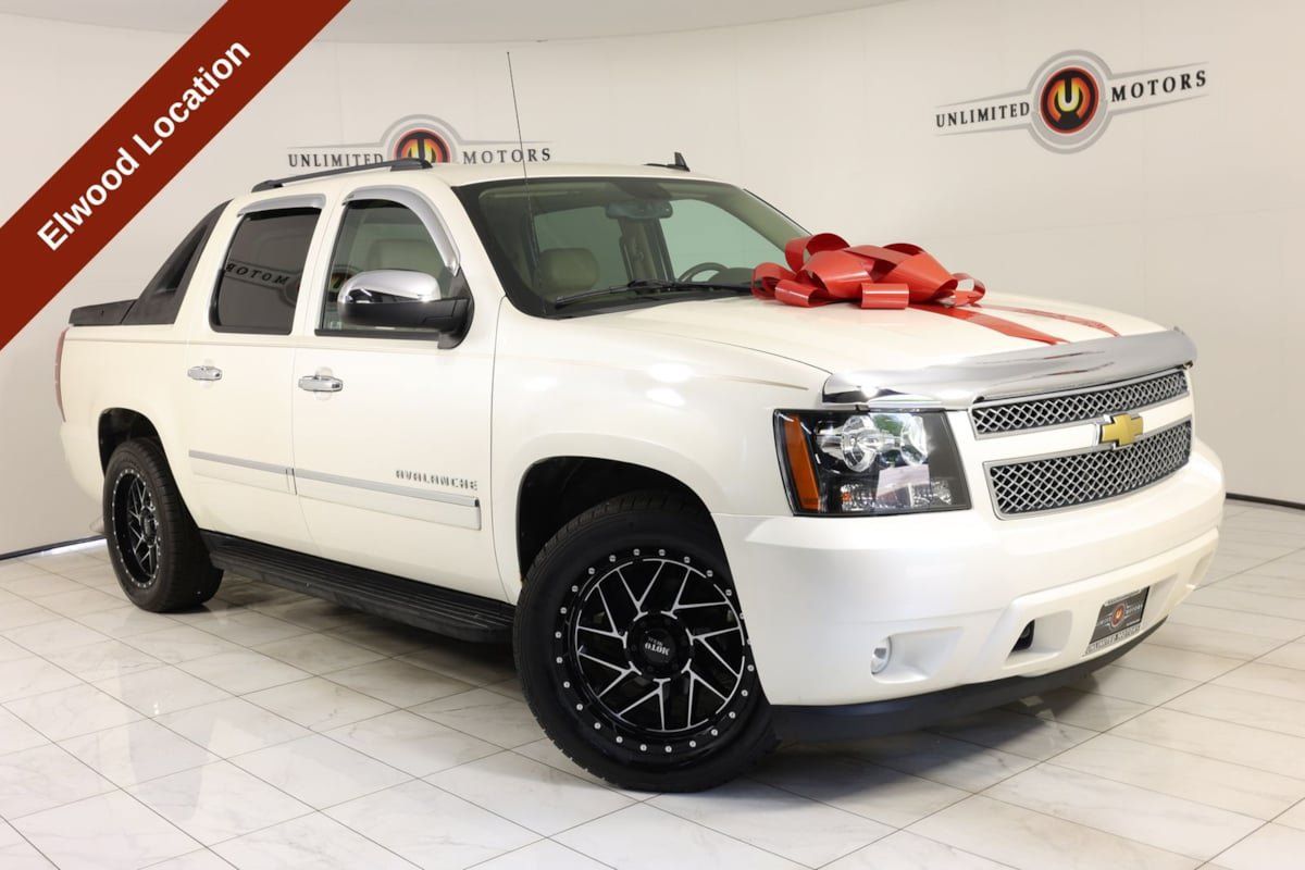 Used 2011 Chevrolet Avalanche LTZ AWD/4WD image 1