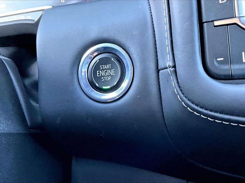 Used 2023 GMC Yukon Denali Ultimate image 29