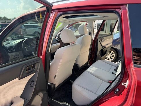 Used 2017 Subaru Forester 2.5i Premium w/ All-Weather Package AWD/4WD image 12