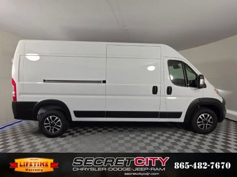 New 2027 RAM ProMaster 2500 w/ Quick Order Package 22G SLT FWD image 8