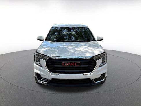 Used 2024 GMC Terrain SLE FWD image 7