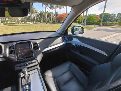Used 2017 Volvo XC90 T5 Momentum w/ Vision Package FWD image 20