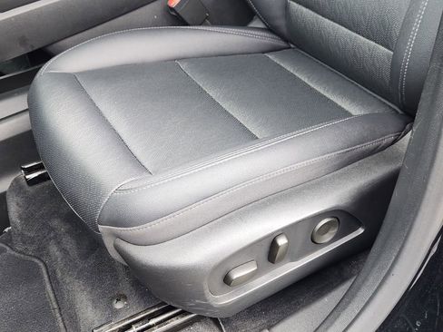 Used 2025 Chevrolet Equinox LT w/ Convenience Package II FWD image 22