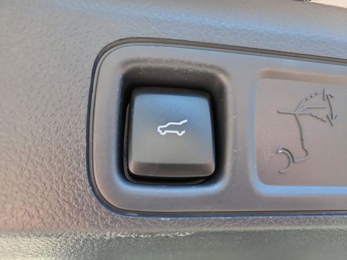 Used 2024 Ford Expedition Max XLT image 35