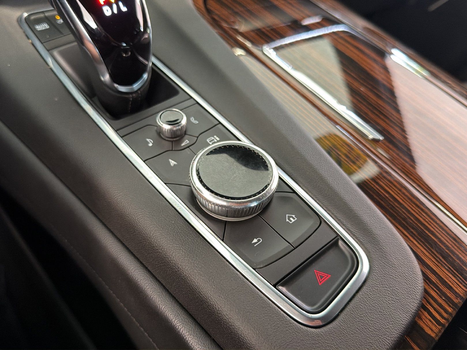 Certified 2023 Cadillac Escalade ESV Premium Luxury w/ LPO, Illumination Package AWD/4WD image 26