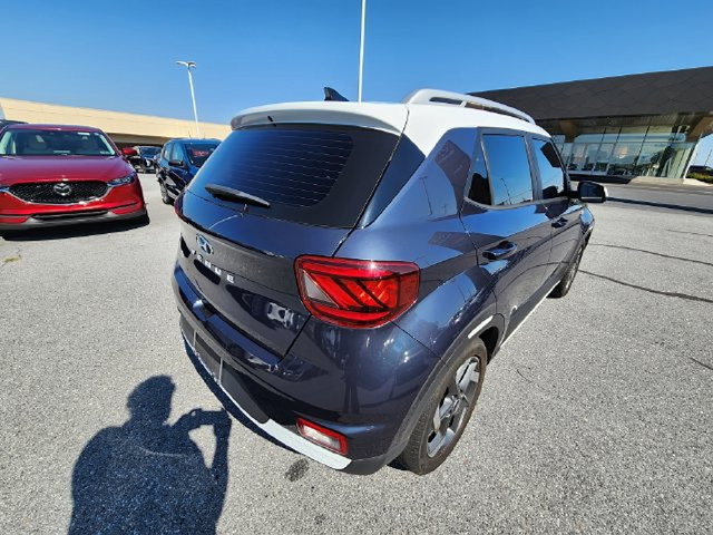 Used 2021 Hyundai Venue FWD image 15