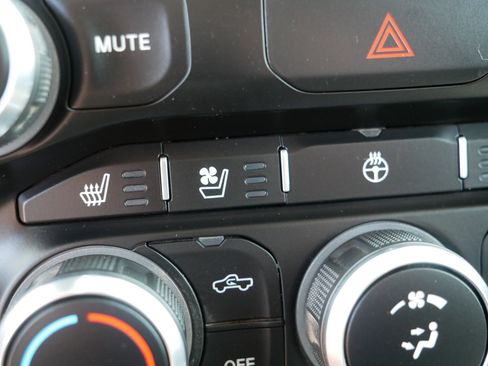 Used 2022 RAM 1500 Laramie AWD/4WD image 30