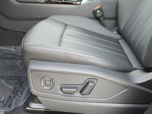 New 2025 Audi Q5 Premium image 17