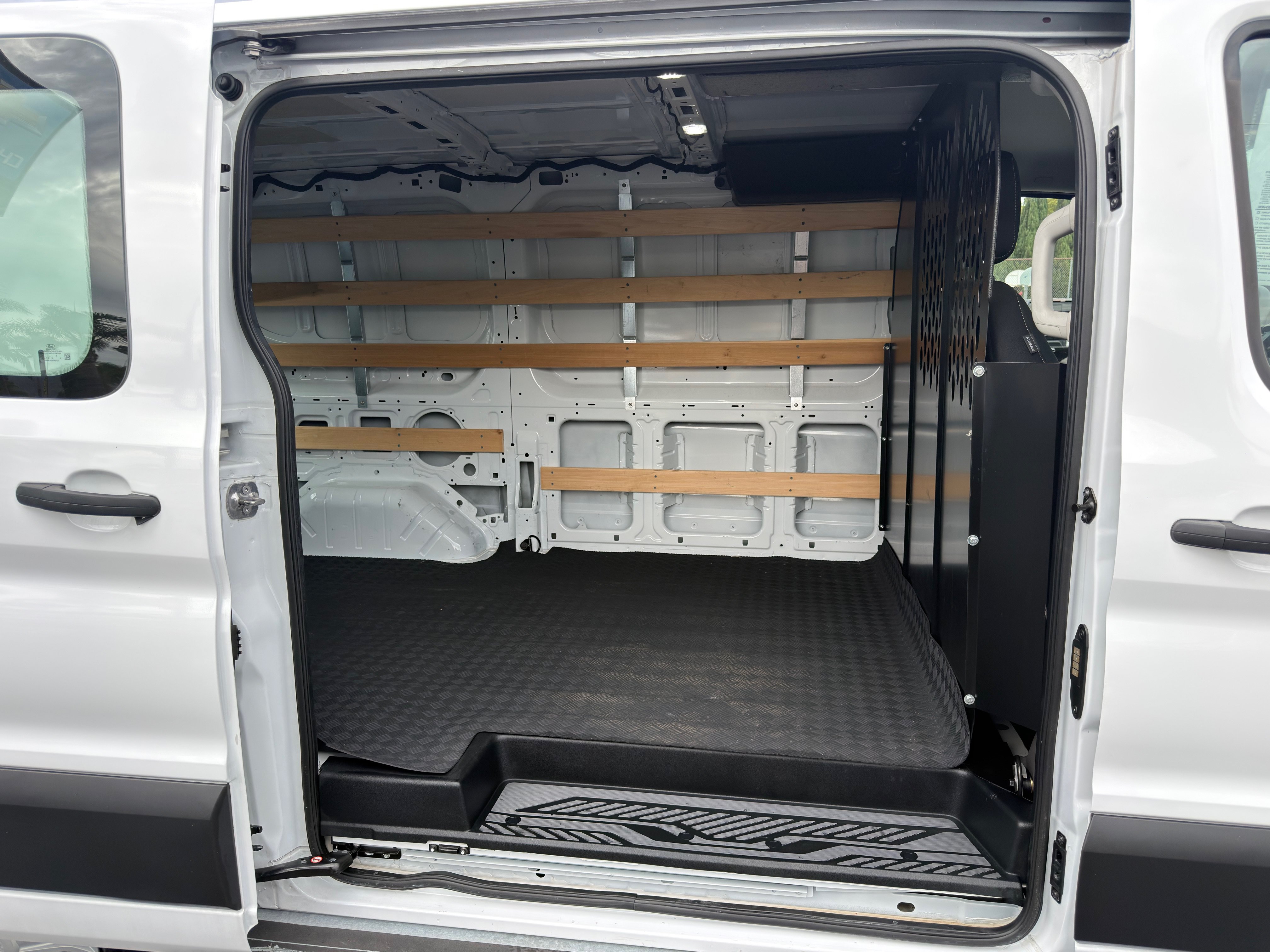 Used 2025 Ford Transit 250 Low Roof w/ Exterior Upgrade Package RWD image 12