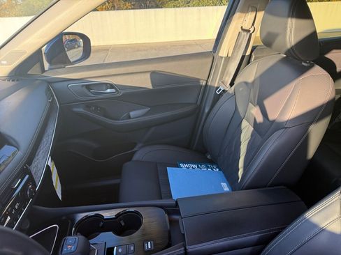 Used 2024 Nissan Rogue Platinum w/ Platinum Premium Package image 32