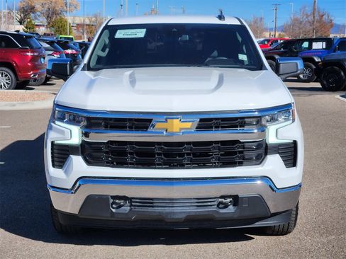 Used 2025 Chevrolet Silverado 1500 LT image 4