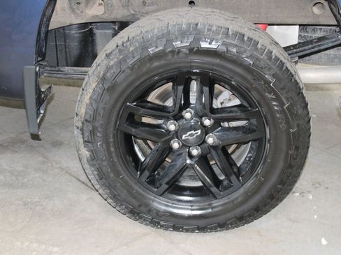 Used 2022 Chevrolet Silverado 1500 LT Trail Boss AWD/4WD image 47