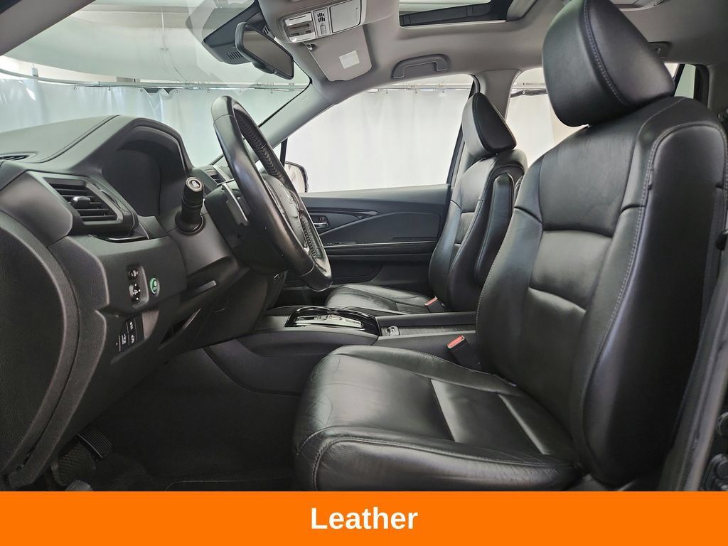 Used 2016 Honda Pilot Touring image 11