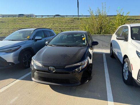 Certified 2024 Toyota Corolla LE FWD image 2