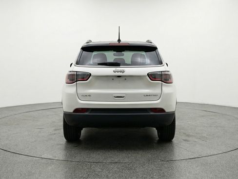 Used 2025 Jeep Compass Limited image 7