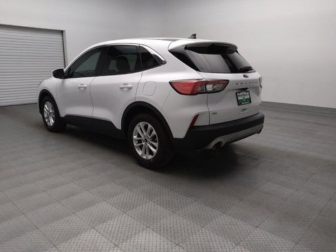 Used 2020 Ford Escape SE image 5