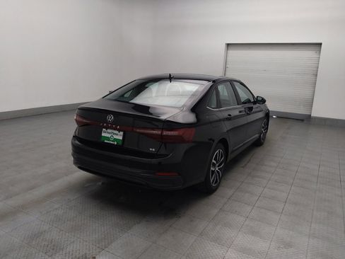 Used 2025 Volkswagen Jetta SE image 9