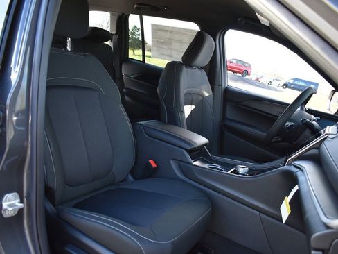 New 2025 Jeep Grand Cherokee Laredo w/ Luxury Tech Group I image 28