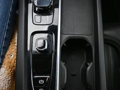 Used 2022 Volvo XC60 B5 Inscription w/ Advanced Package image 11