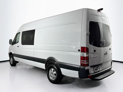 Used 2018 Mercedes-Benz Sprinter 2500 image 9