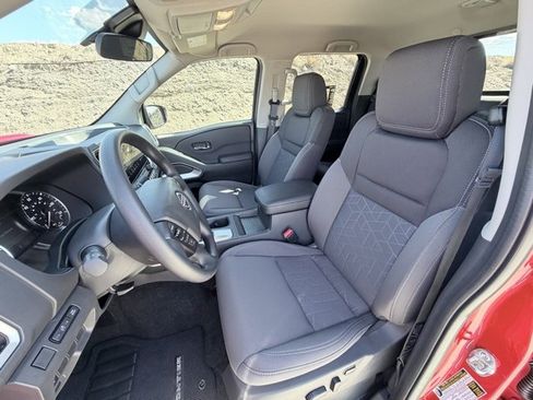 Certified 2025 Nissan Frontier SV image 29