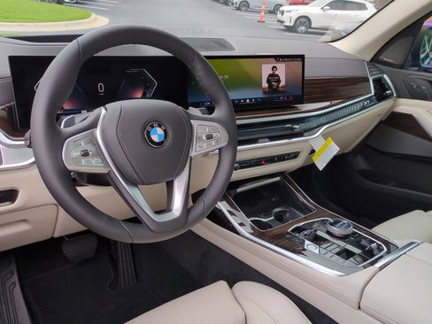 Used 2026 BMW X7 xDrive40i AWD/4WD image 29