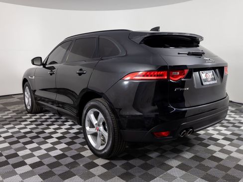 Used 2018 Jaguar F-PACE Premium image 4