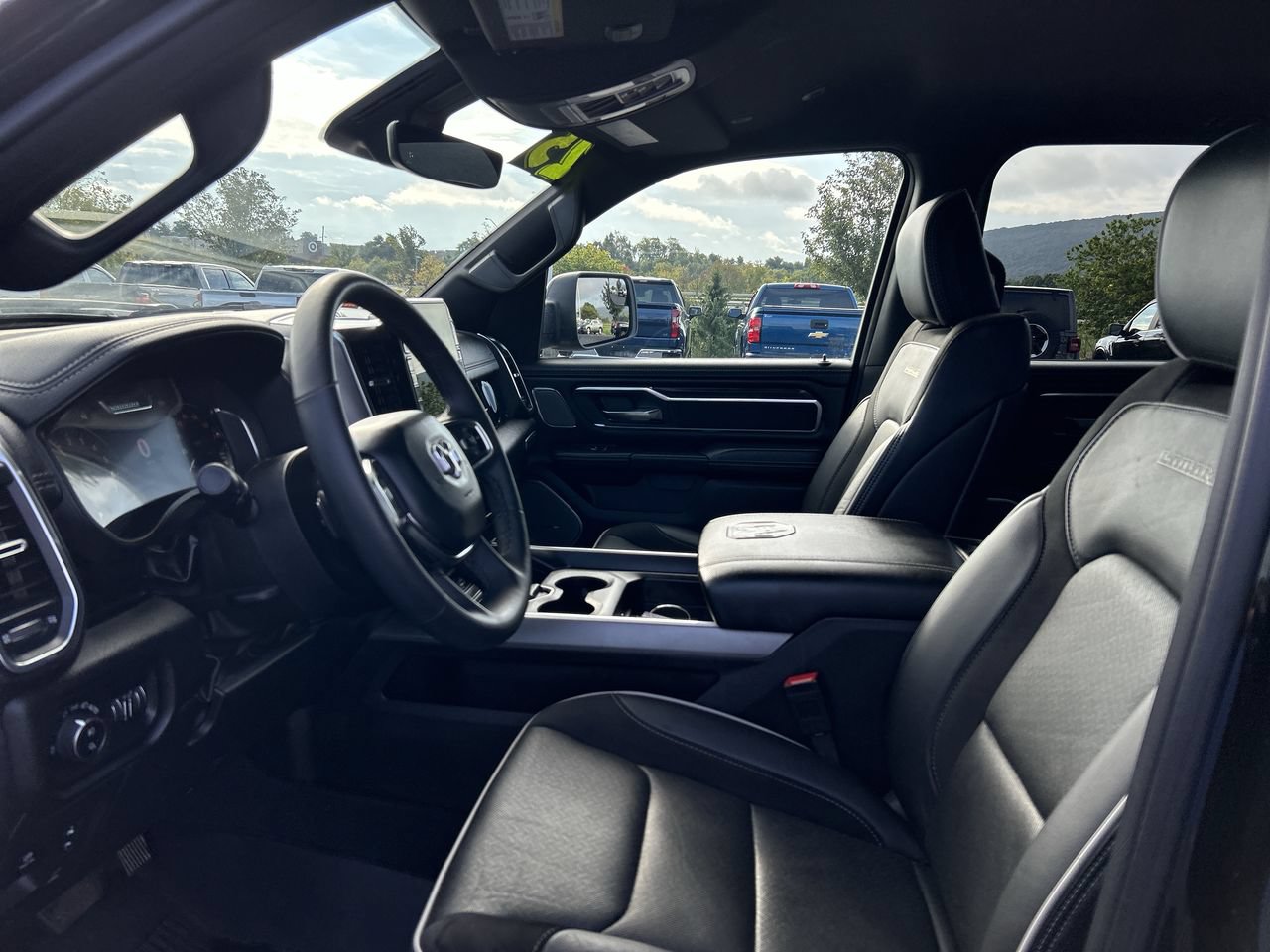 Used 2025 RAM 1500 Laramie AWD/4WD image 22