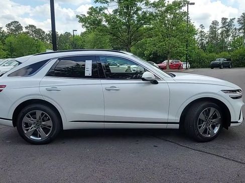 Used 2024 Genesis GV70 3.5T Sport AWD/4WD image 9