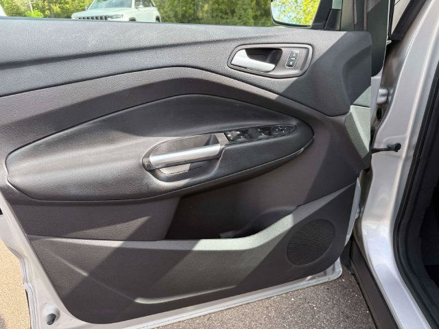 Used 2017 Ford Escape SE AWD/4WD image 15