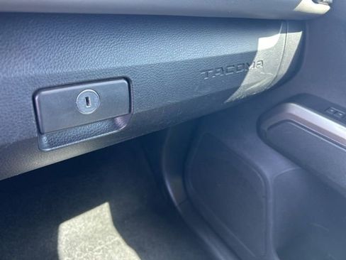 Used 2021 Toyota Tacoma SR5 RWD image 36
