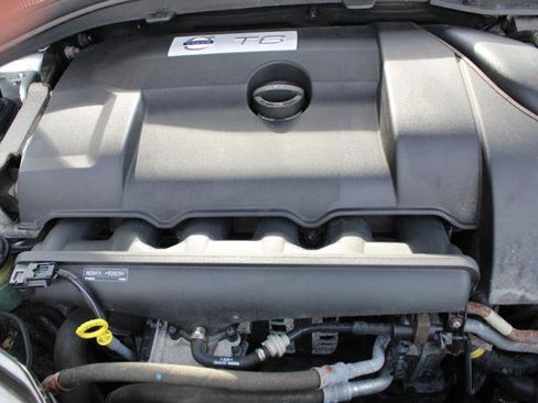 Used 2015 Volvo XC60 T6 image 32