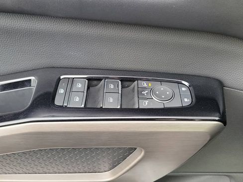 Used 2024 Nissan Pathfinder Platinum w/ Black Appearance Package FWD image 28