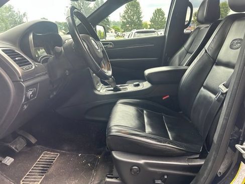Used 2018 Jeep Grand Cherokee Overland AWD/4WD image 13