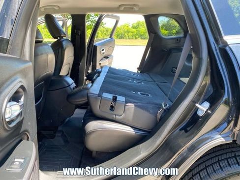 Used 2019 Jeep Cherokee Limited w/ Technology Group AWD/4WD image 36