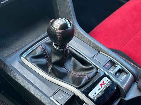 Used 2019 Honda Civic Type R image 18