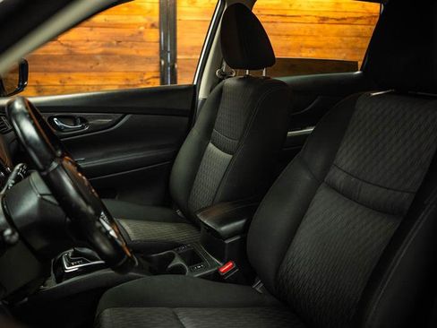 Used 2020 Nissan Rogue SV w/ Premium Package FWD image 10