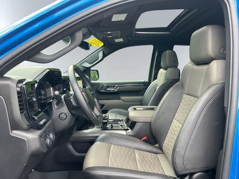 Used 2022 Chevrolet Silverado 1500 ZR2 w/ Technology Package image 6