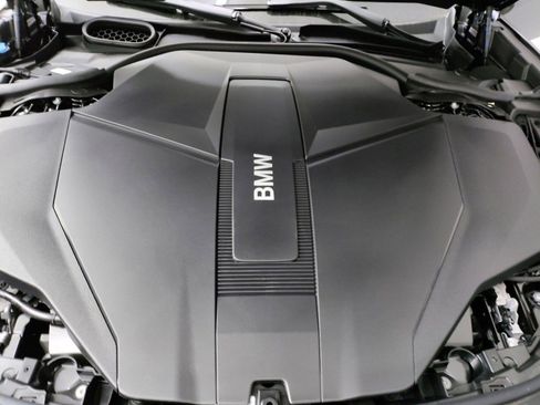 Used 2025 BMW i7 eDrive50 w/ M Sport Package RWD image 23