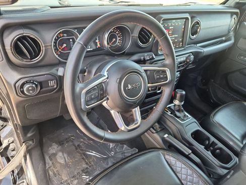 Used 2023 Jeep Gladiator Overland AWD/4WD image 11