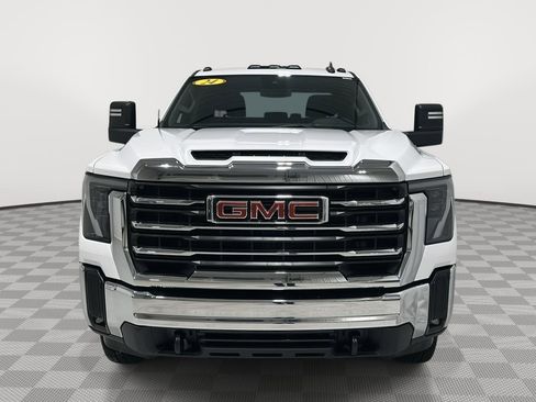 Used 2024 GMC Sierra 3500 SLE w/ SLE Value Package image 9