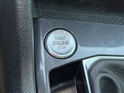 Used 2022 Volkswagen Tiguan SEL R-Line image 19