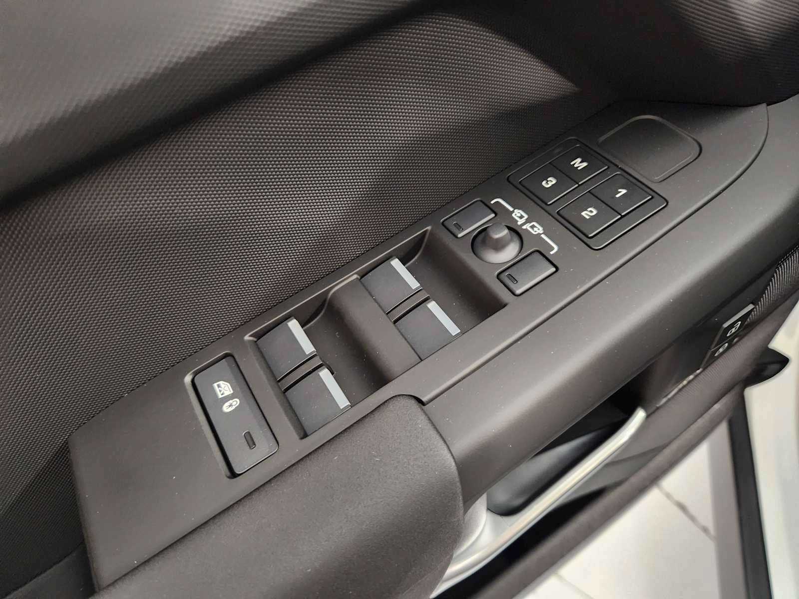 New 2026 Land Rover Defender 110 S AWD/4WD image 22