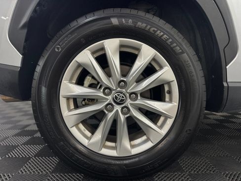 Used 2022 Toyota Corolla Cross LE w/ Moonroof Package AWD/4WD image 9